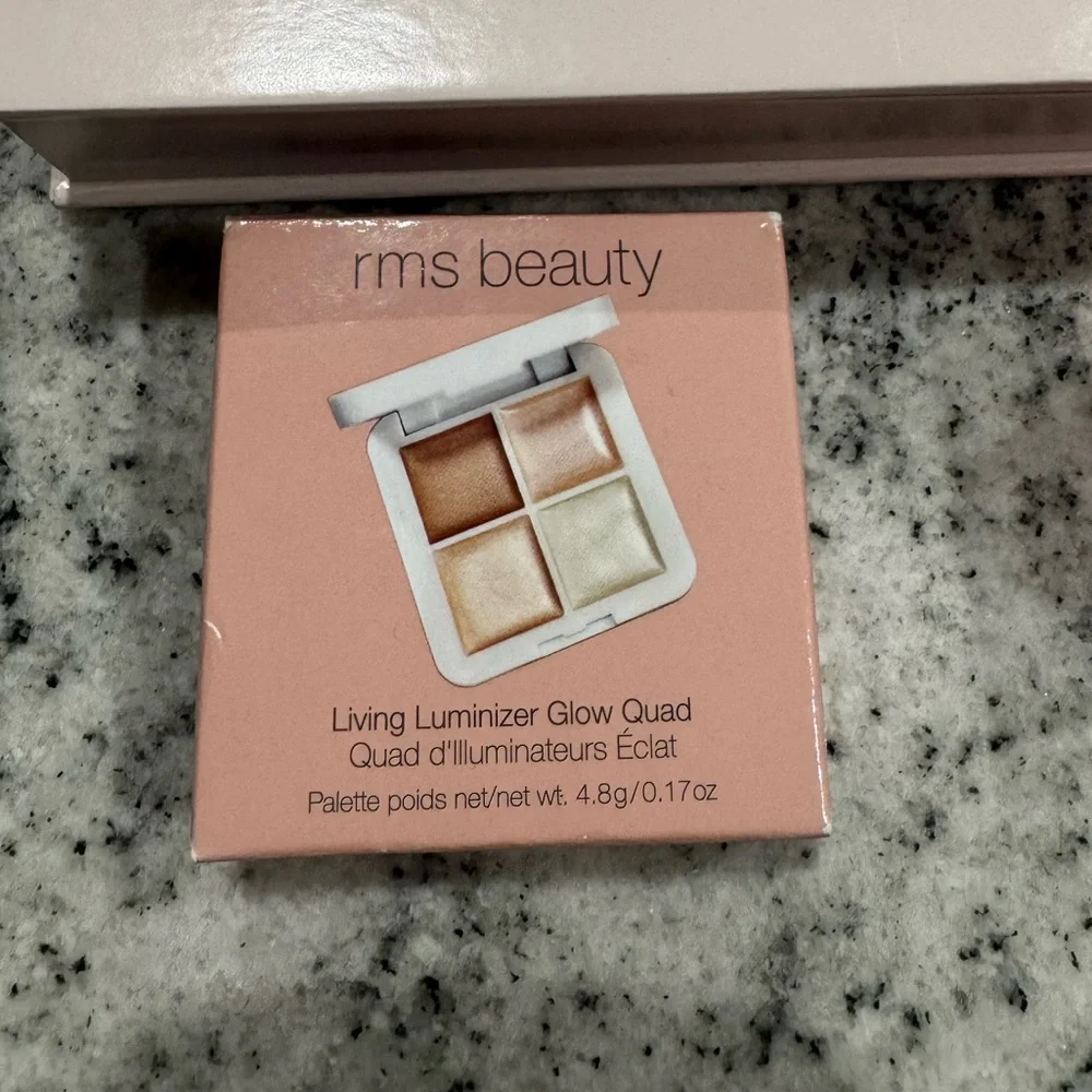 rms beauty Deluxe Glow Kit, Living Luminizer Glow Quad, Legendary Lip Oil - Picture 7 of 9